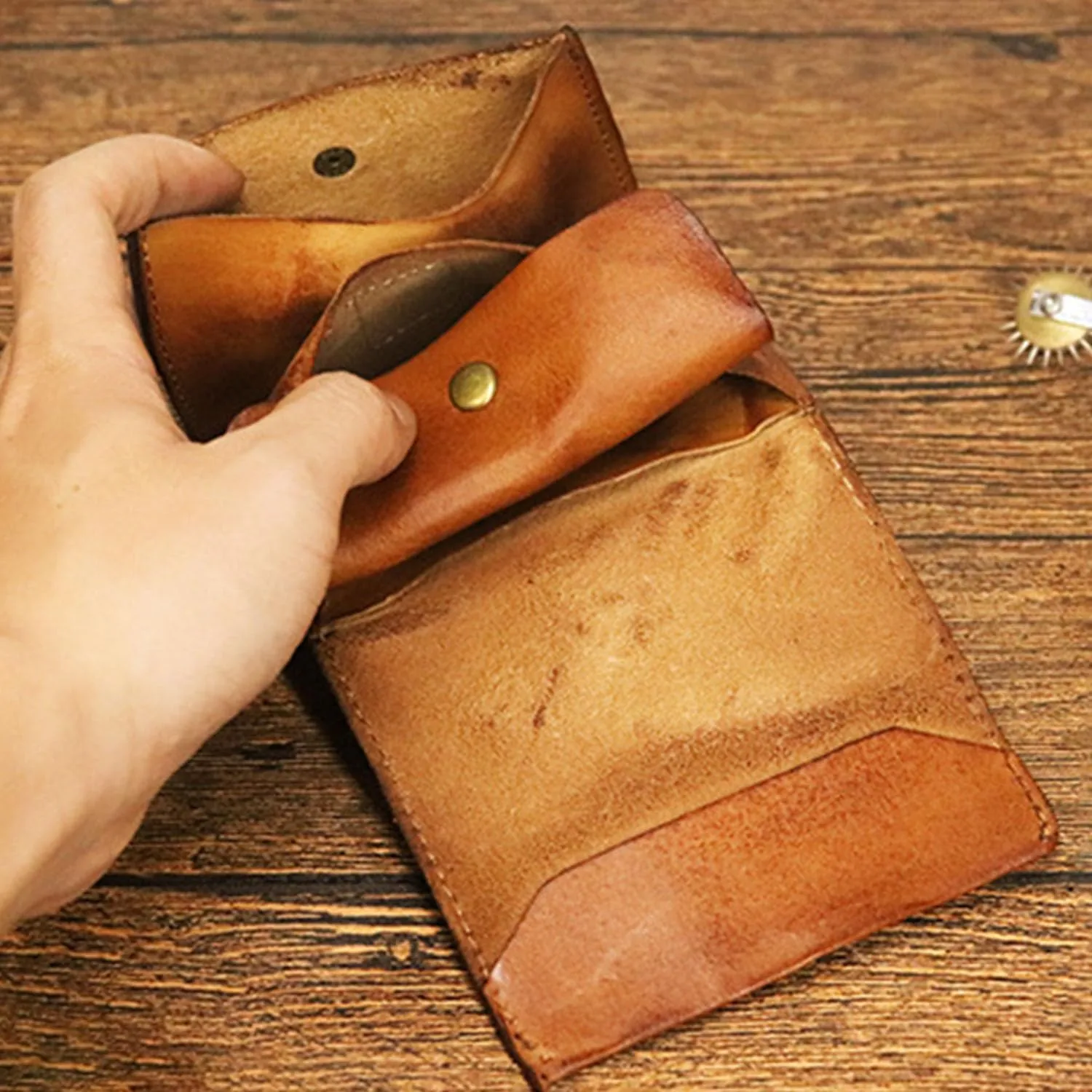 1PCS Leather Change Purse Drawstring Coin Purse Leather Coin Purse for Women Triple Compartment Leather Coin Purse (Brown)