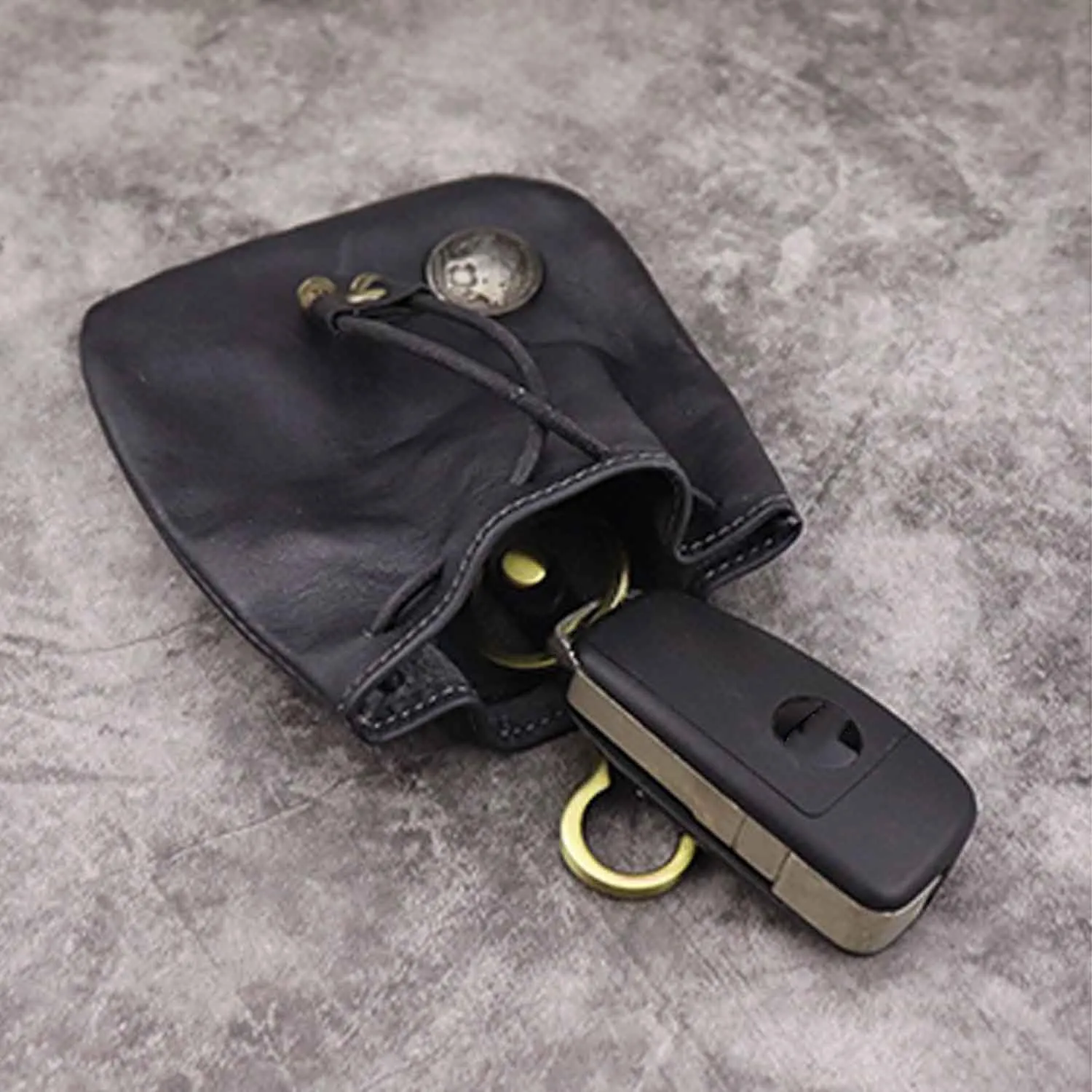 1Pcs Medieval Genuine Leather Drawstring Change Purse Key Ring Purse Coin Organizer Drawstring Gift Bag Jewelry Storage Bag Mini Multifunction Walle for Men & Women (Black)