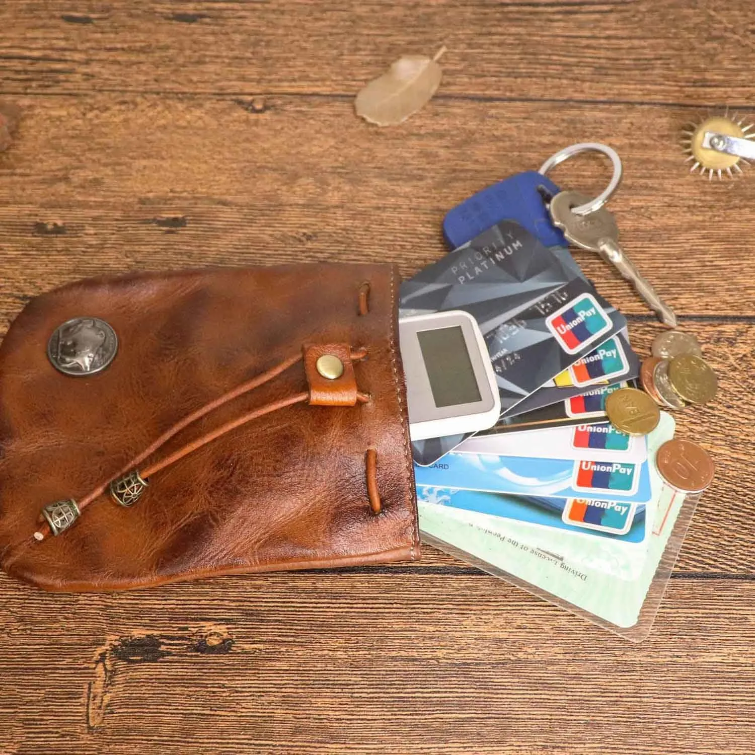1Pcs Medieval Genuine Leather Drawstring Change Purse Key Ring Purse Coin Organizer Drawstring Gift Bag Jewelry Storage Bag Mini Multifunction Walle for Men & Women (Brown)