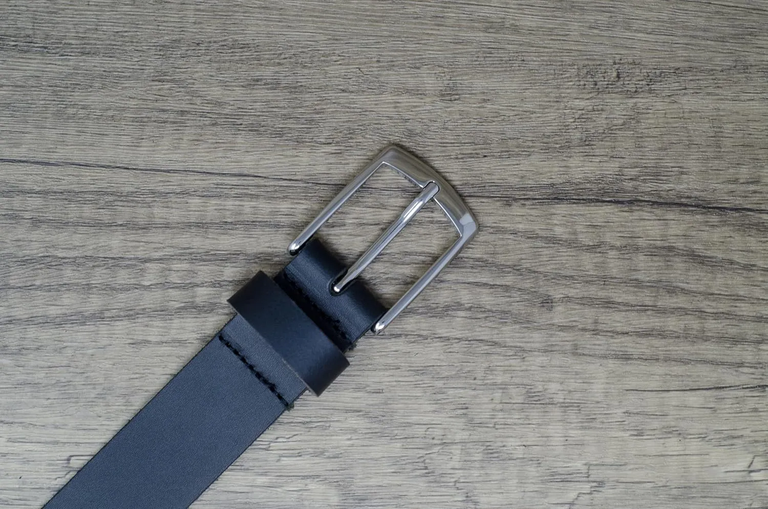 Ashford Ridge Made in England 34mm Full Grain Leather Belt with Classic Buckle