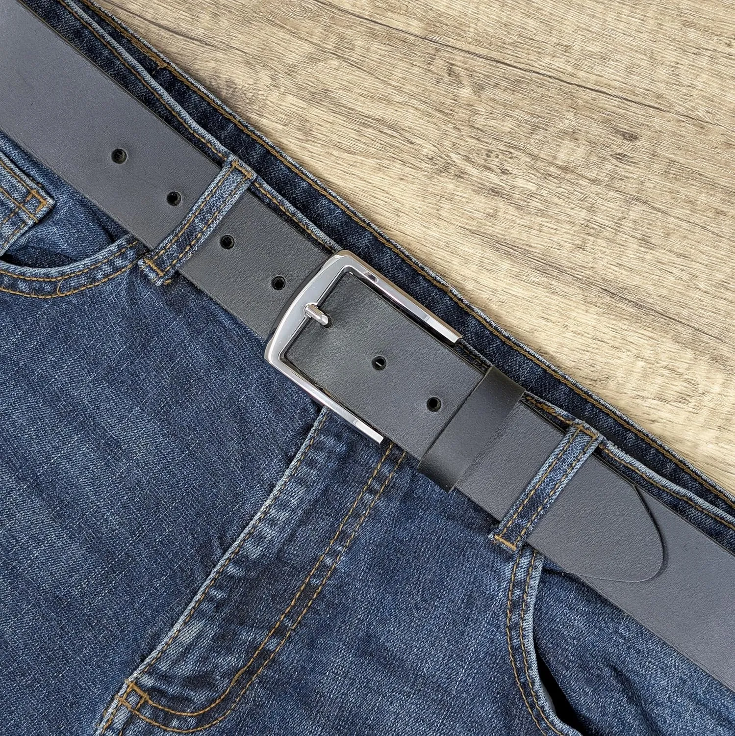 Ashford Ridge Made in England 40mm Full Grain Leather Belt with Classic Buckle