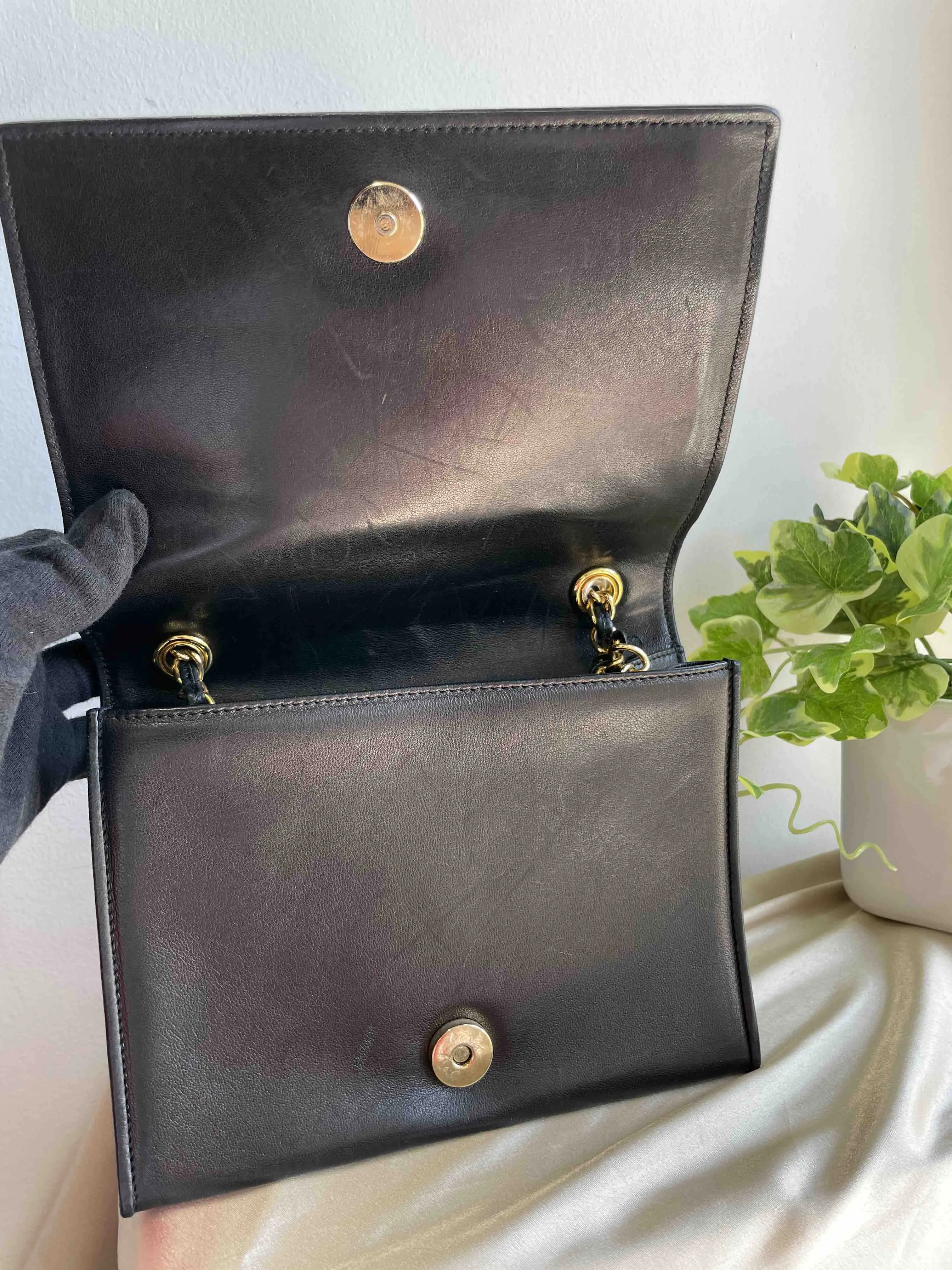 Chanel Vintage Chain Bag Black Leather Shoulder Bag