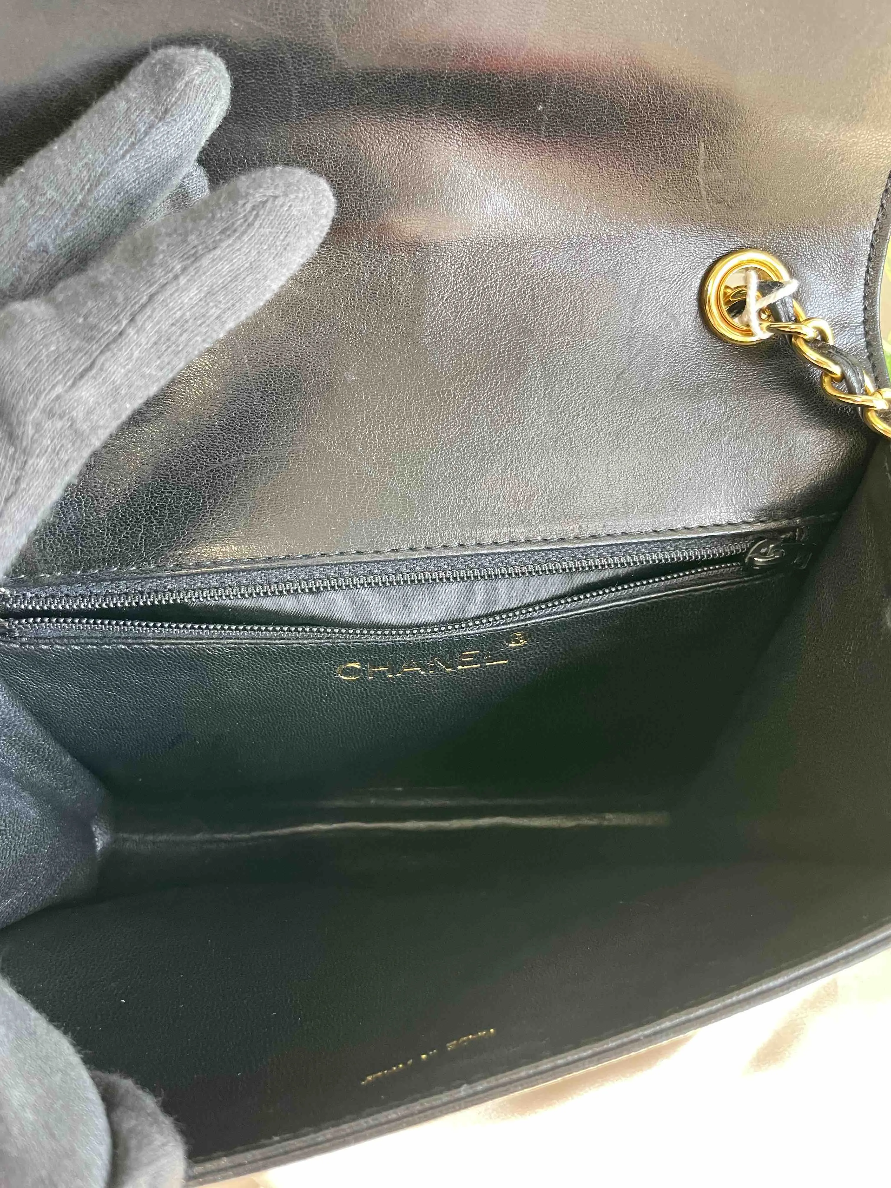 Chanel Vintage Chain Bag Black Leather Shoulder Bag