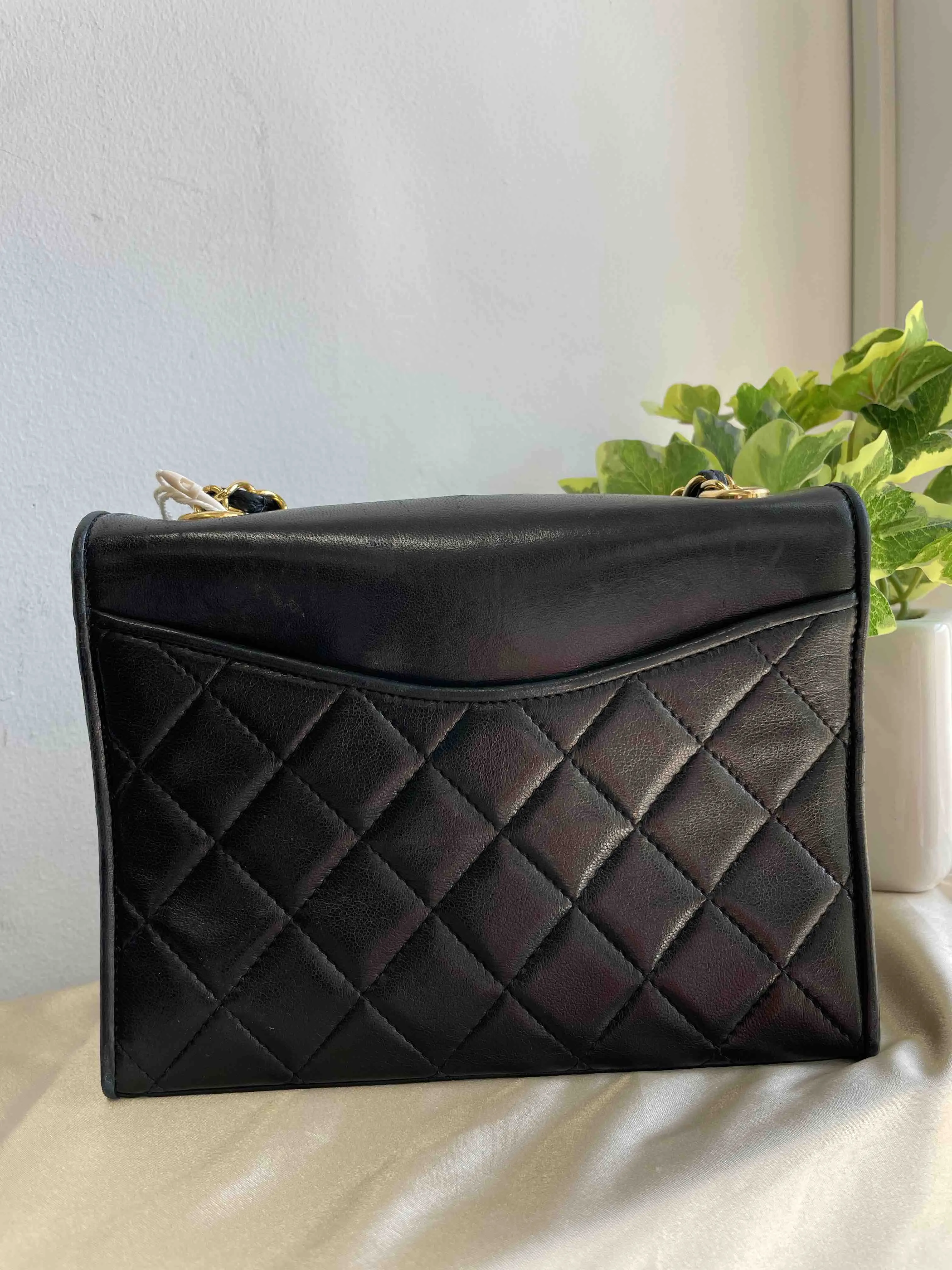Chanel Vintage Chain Bag Black Leather Shoulder Bag