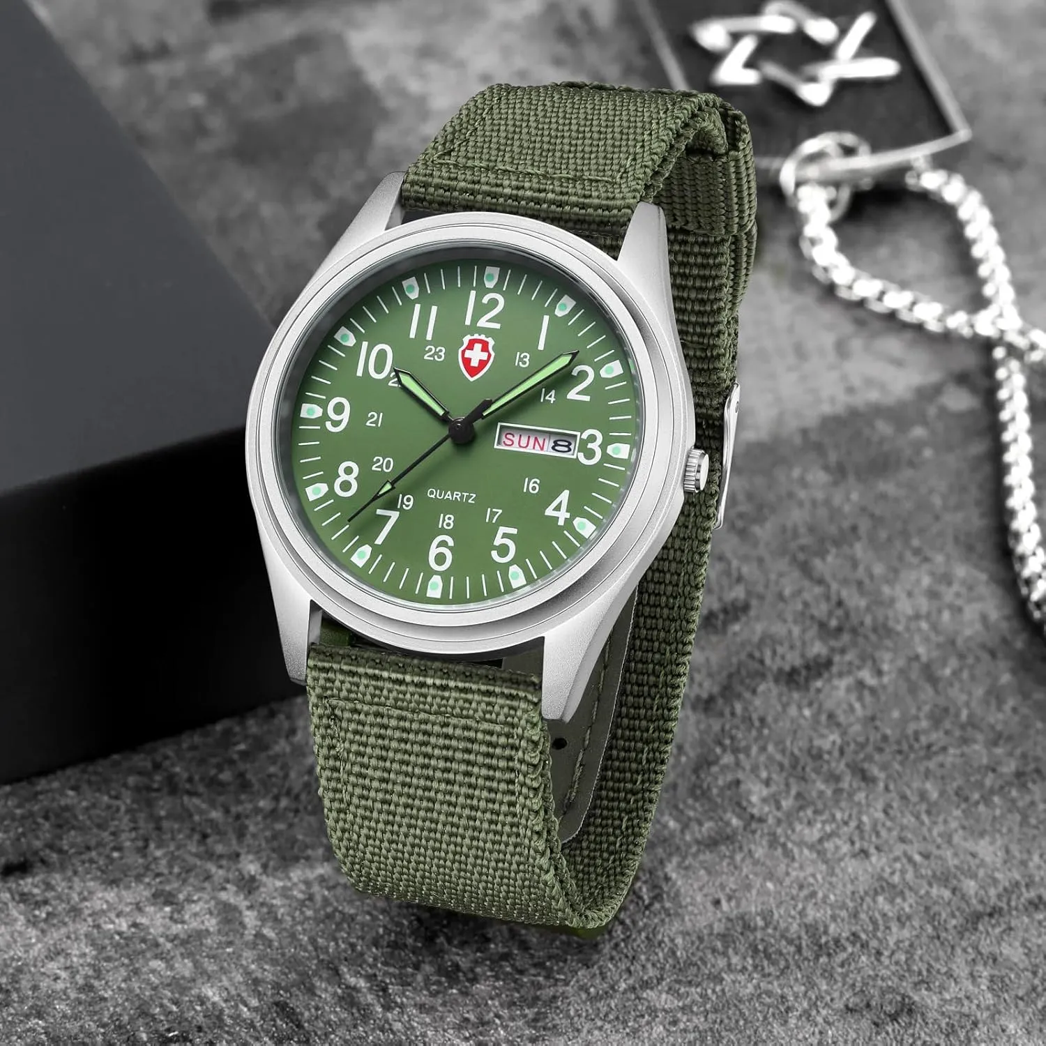 Gosasa Unisex Military Watches Sport Textile Nylon Strap Stylish Men Watch Luminous Fashion Watches Analog Display Quartz Waterproof Casual Wristwatch