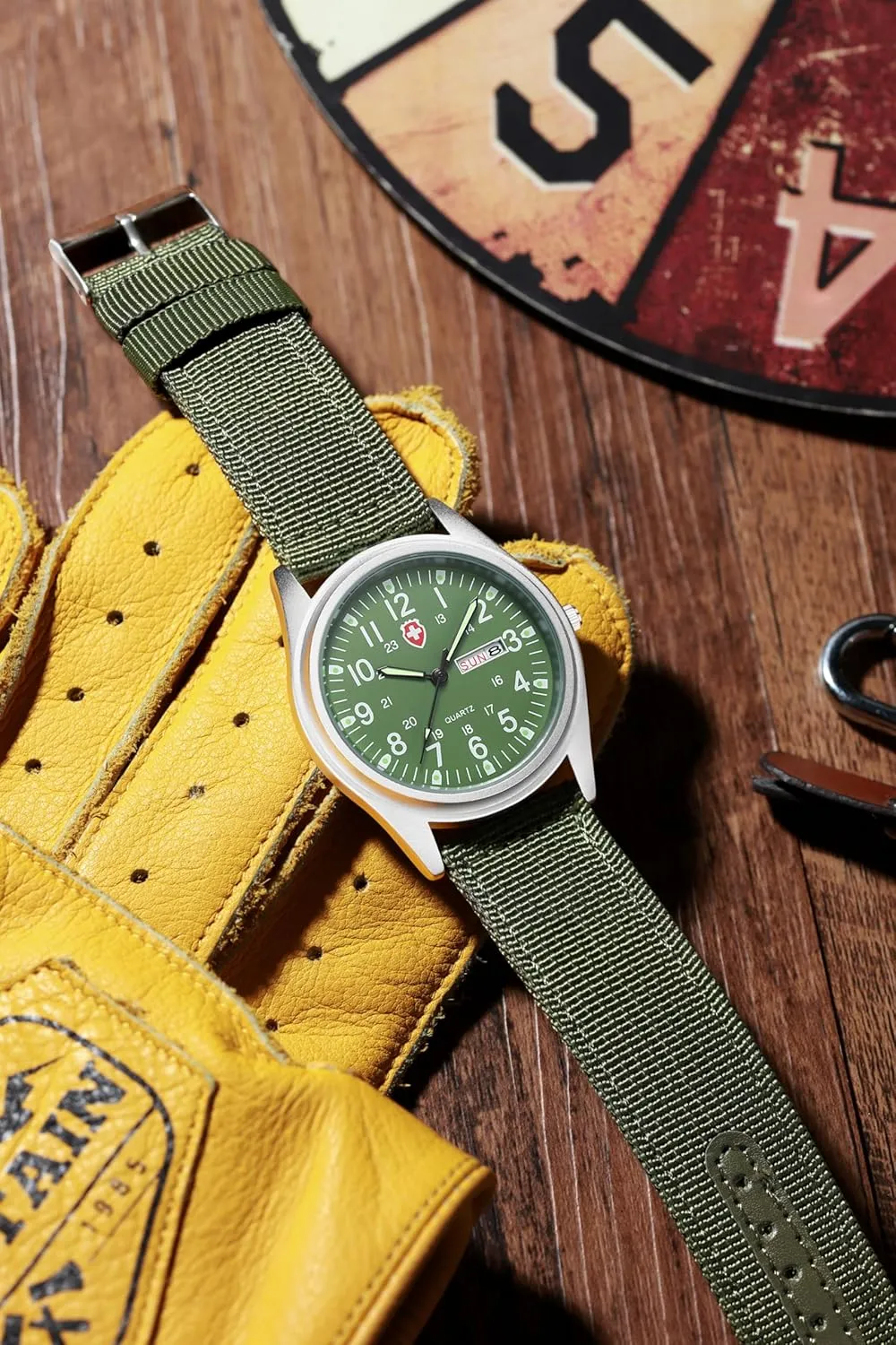 Gosasa Unisex Military Watches Sport Textile Nylon Strap Stylish Men Watch Luminous Fashion Watches Analog Display Quartz Waterproof Casual Wristwatch