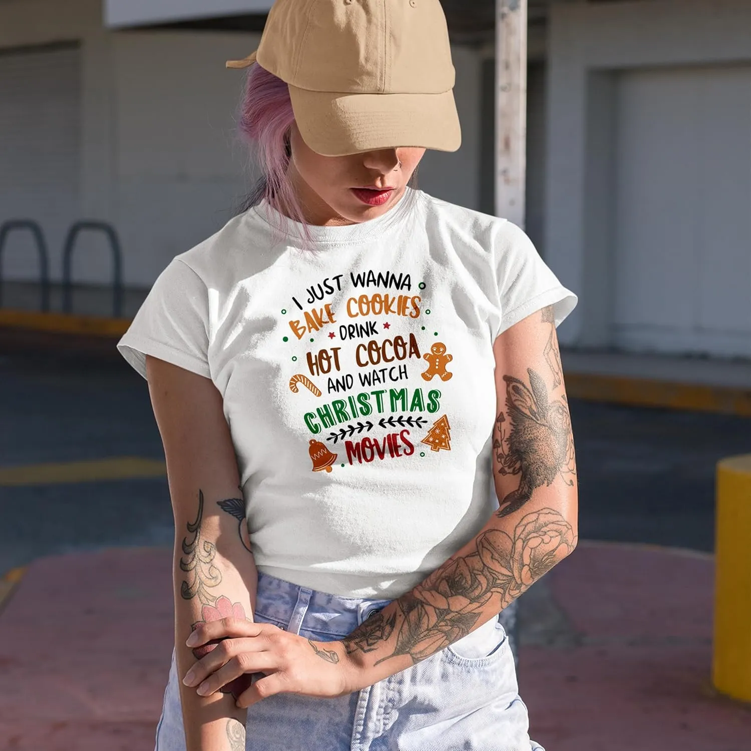 I Just Wanna Bake, Drink and Watch Christmas Movies Graphic Tshirt