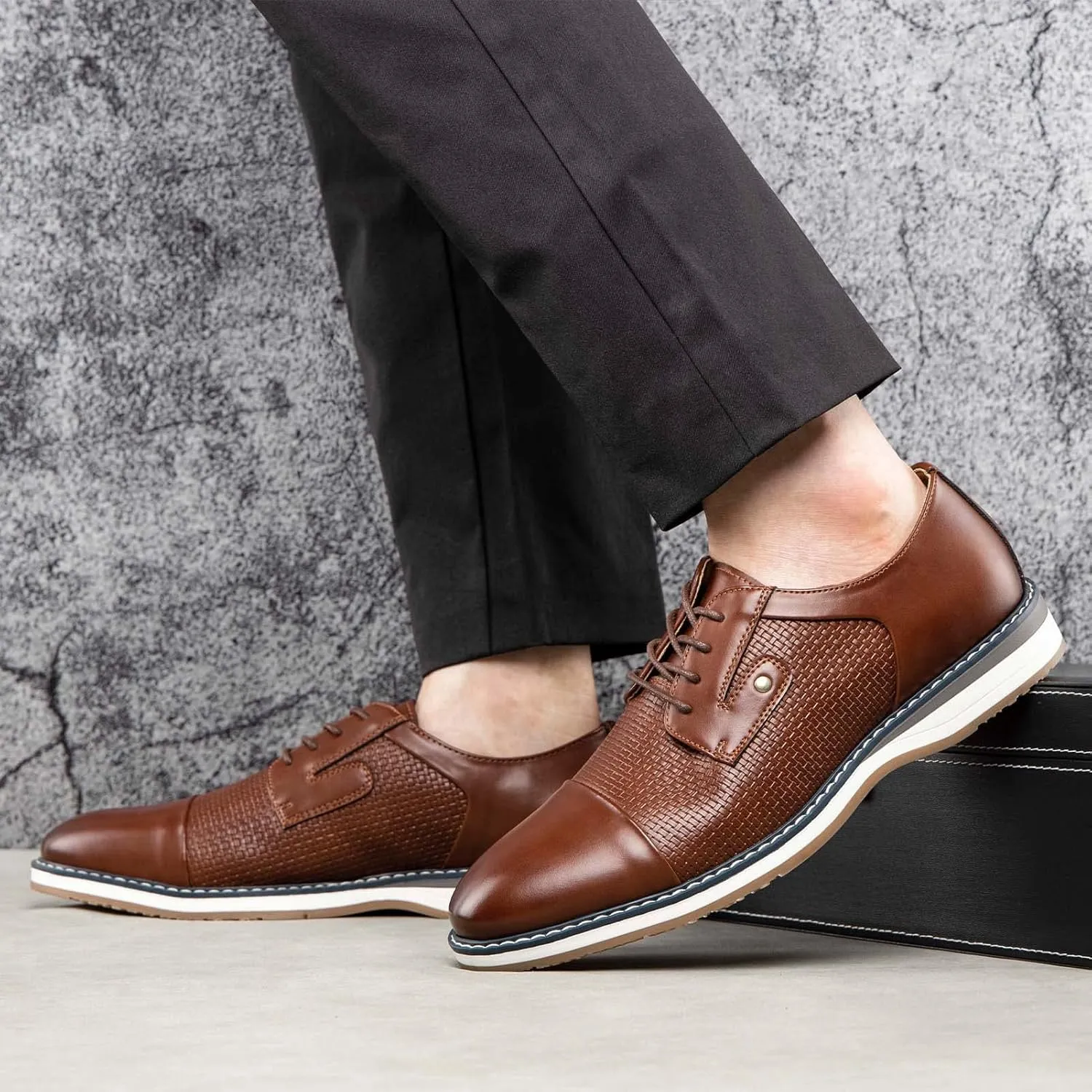 JITAI Men's Oxford Dress Shoes Lightweight Fashion Shoes with Wingtip Brogue & Lace-up Design