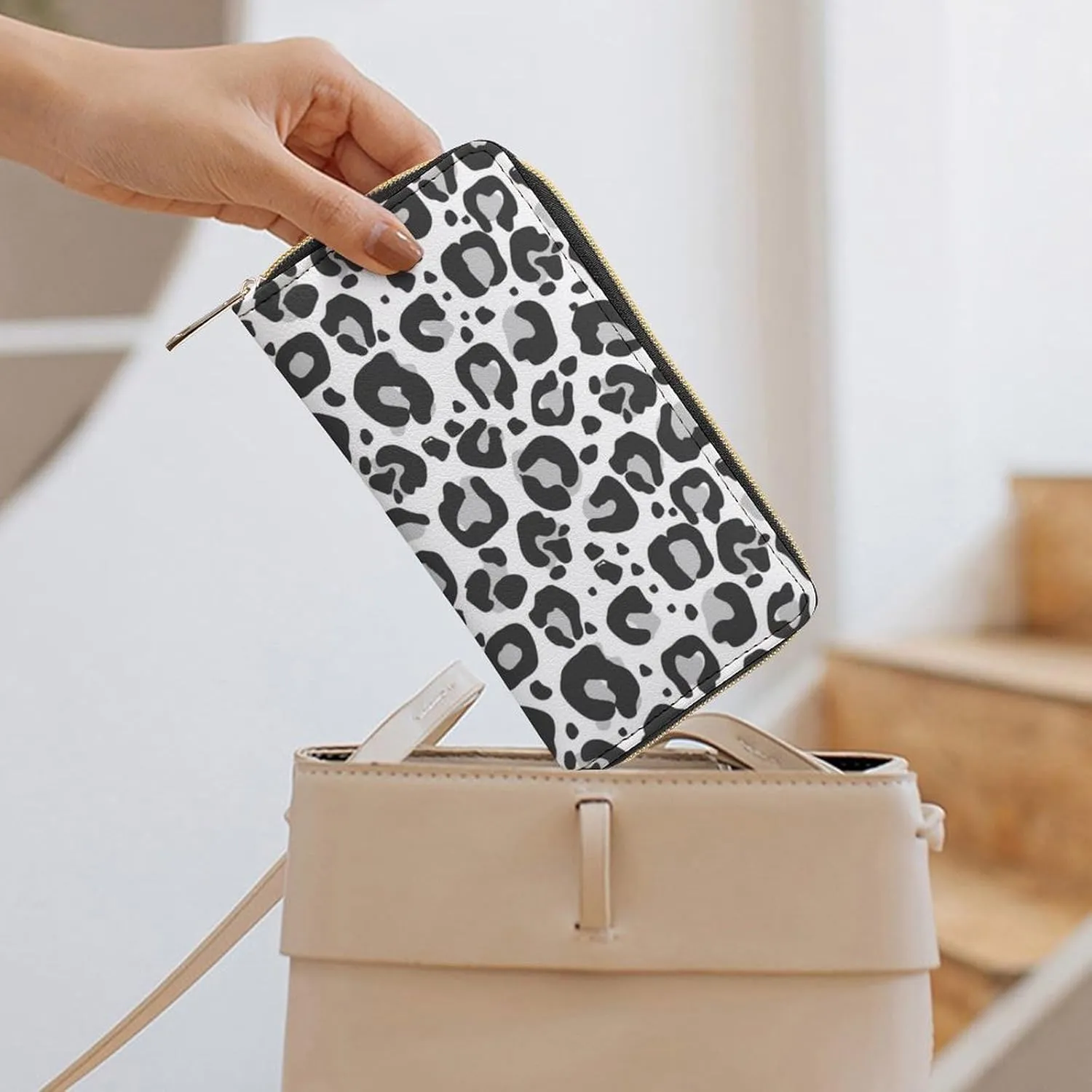 Leopard Grey Pattern Design Women's Leather Small Wallet Clutch Wallet - Lightweight And Easy to Carry
