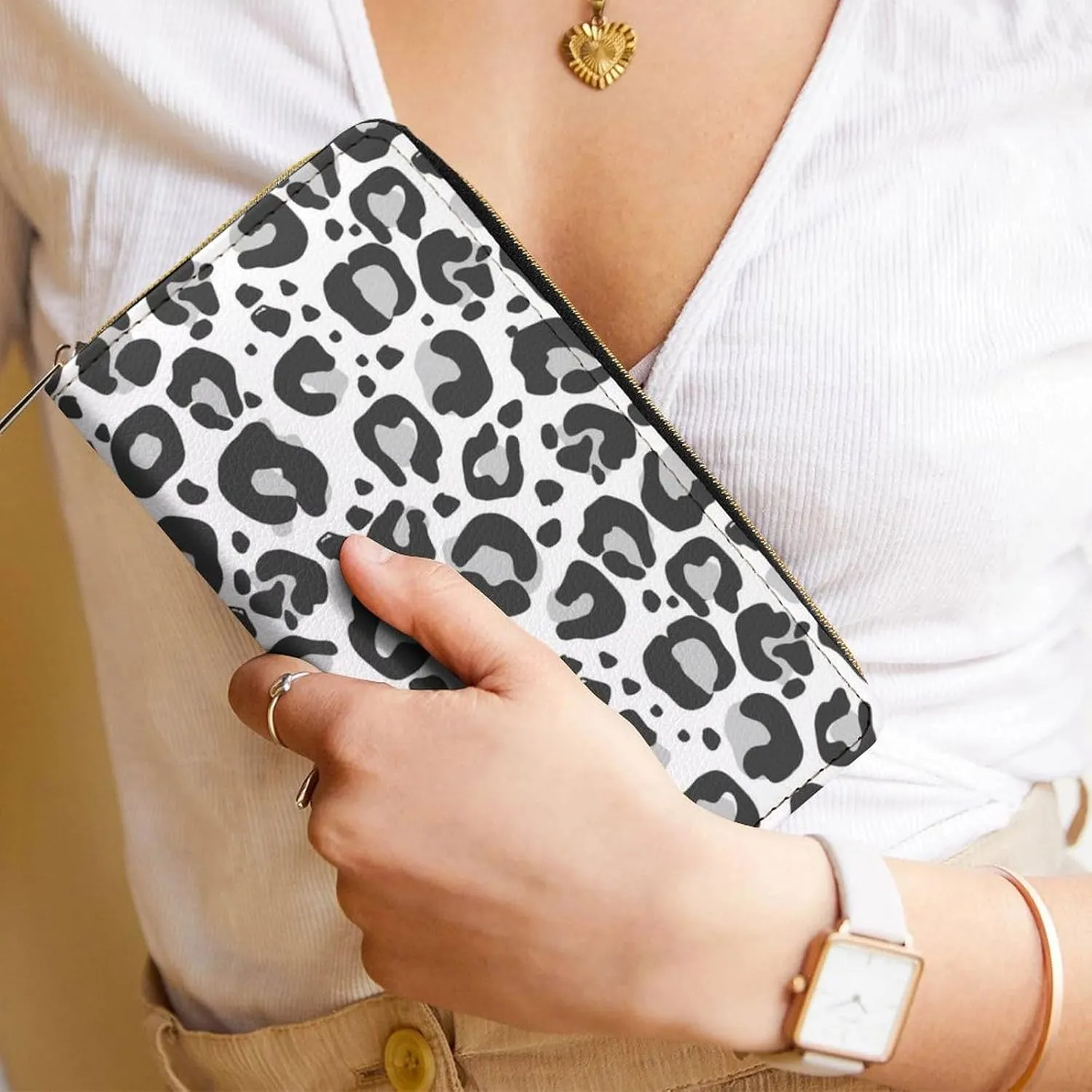 Leopard Grey Pattern Design Women's Leather Small Wallet Clutch Wallet - Lightweight And Easy to Carry