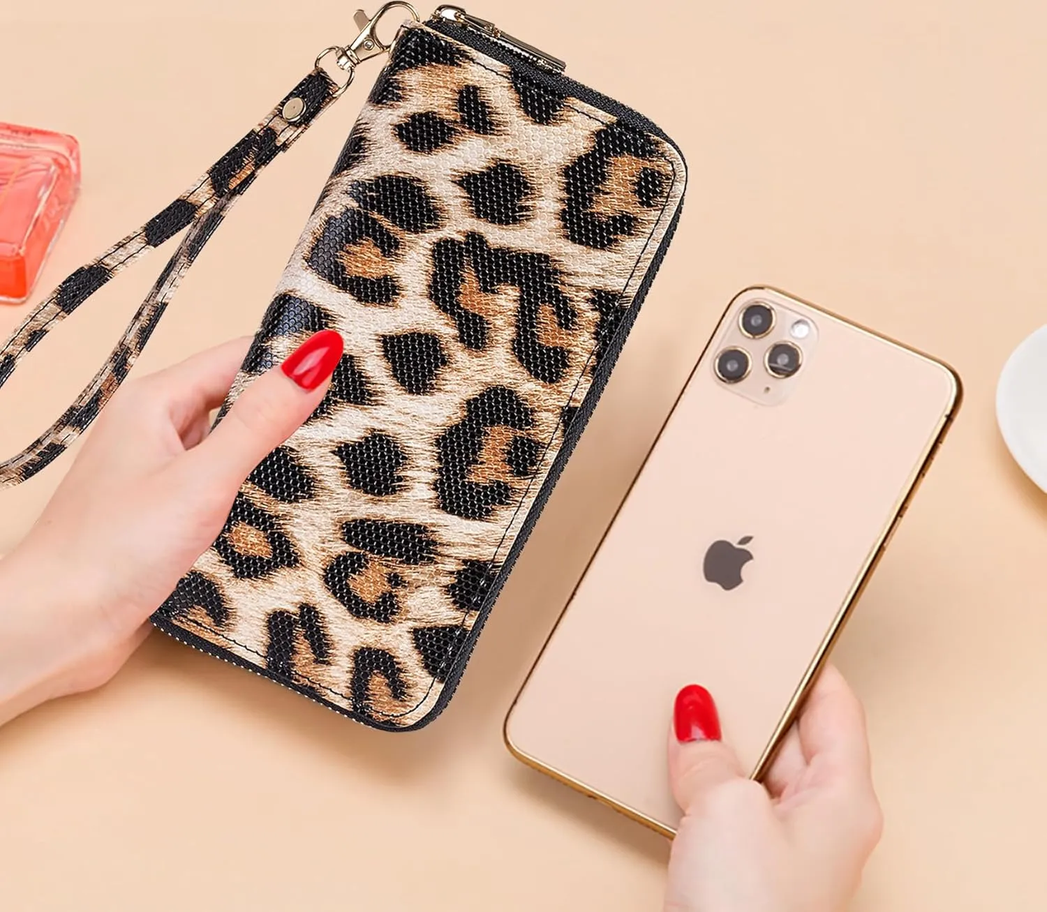 Leopard Print Wallet For Women Cheetah Wristlet Purse Zip Around Card Holder