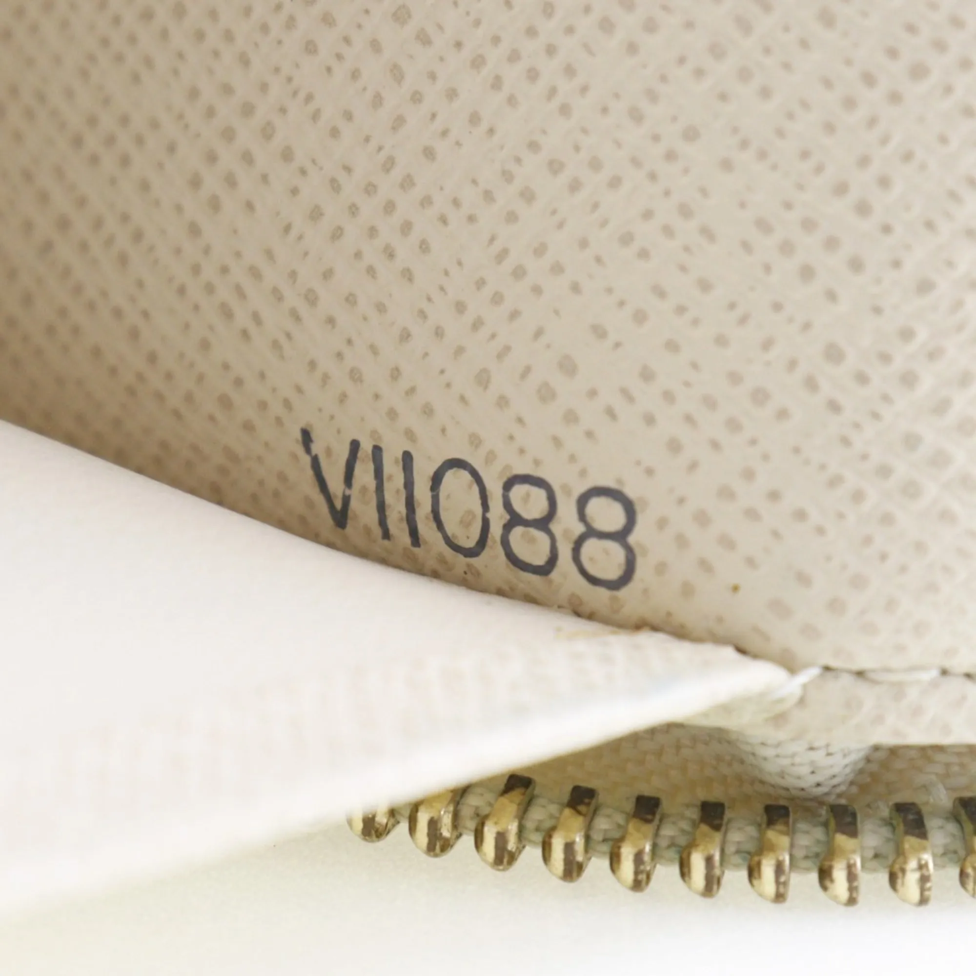 LOUIS VUITTON Zippy Organizer Long Wallet N60012 Damier Azur Canvas France Year 2008 White VI1088 Zipper Unisex