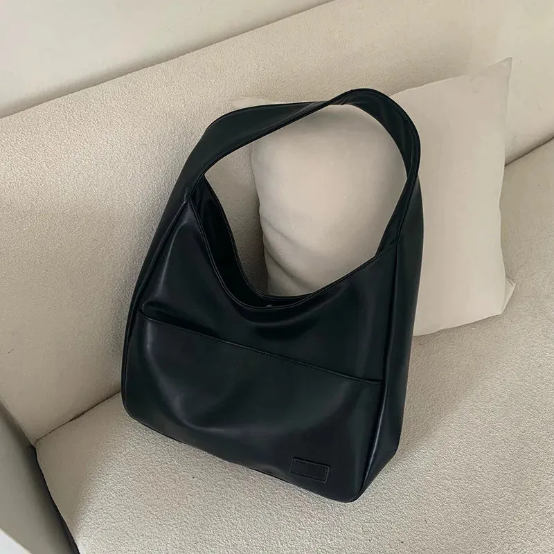 MonoStyle Sling Bag – Black & Bold Minimal Look