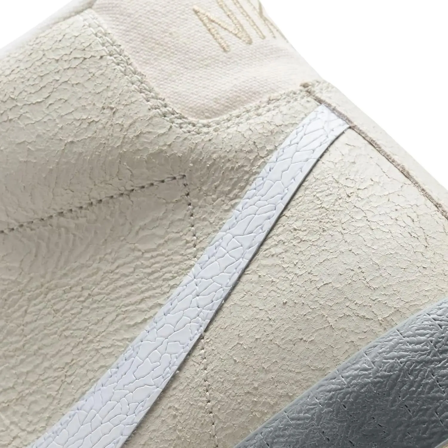 Nike Men's Blazer Mid '77 Shoes