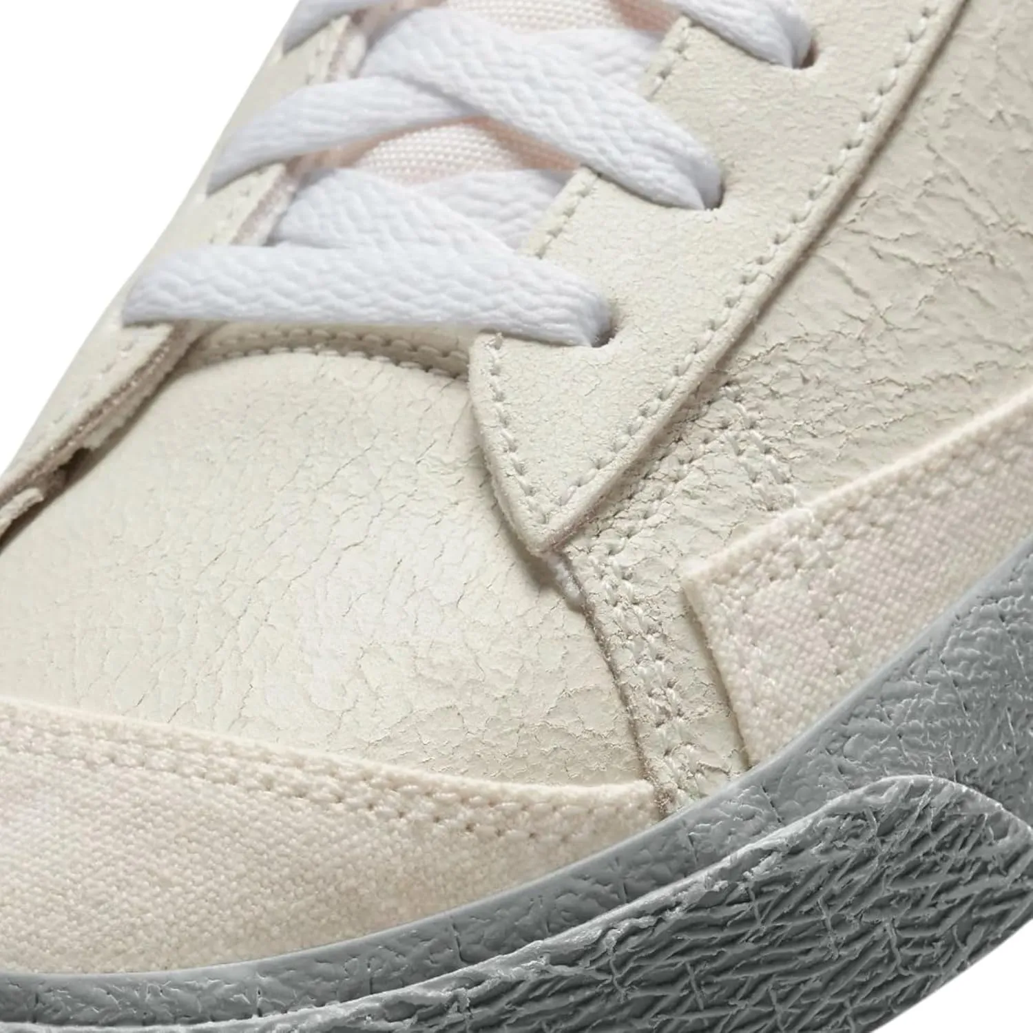 Nike Men's Blazer Mid '77 Shoes
