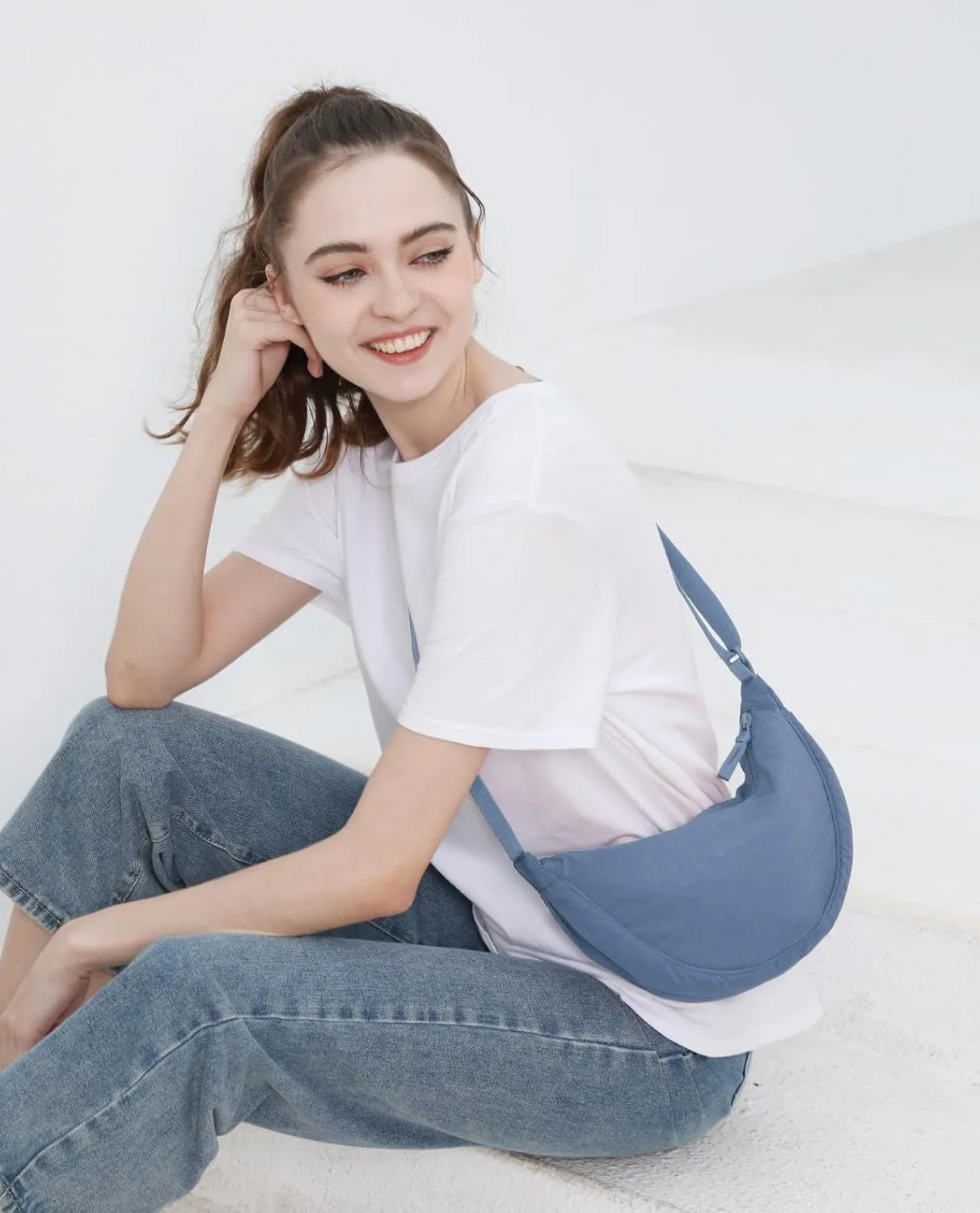 Nylon Crescent Crossbody Bag for Women Men Fanny Pack Crossbody Bag Dumpling Lightweight Travel Sling Bag