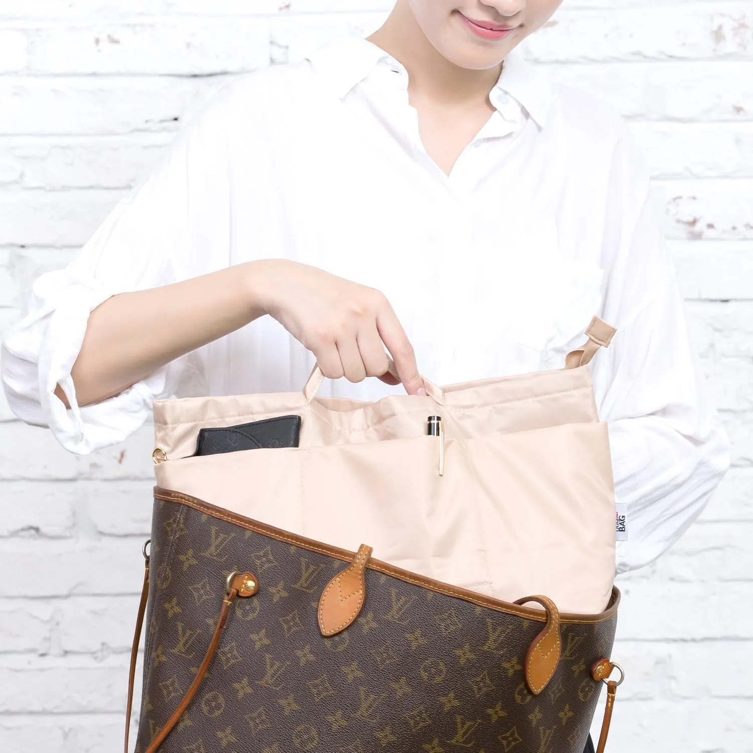 Purse Organizer Insert with zipper Nylon fabric for women Handbags & Totebag beige Size: Medium: 15.7"(Top)/12.2"(Bottom) L × 4.7" W × 8.3" H