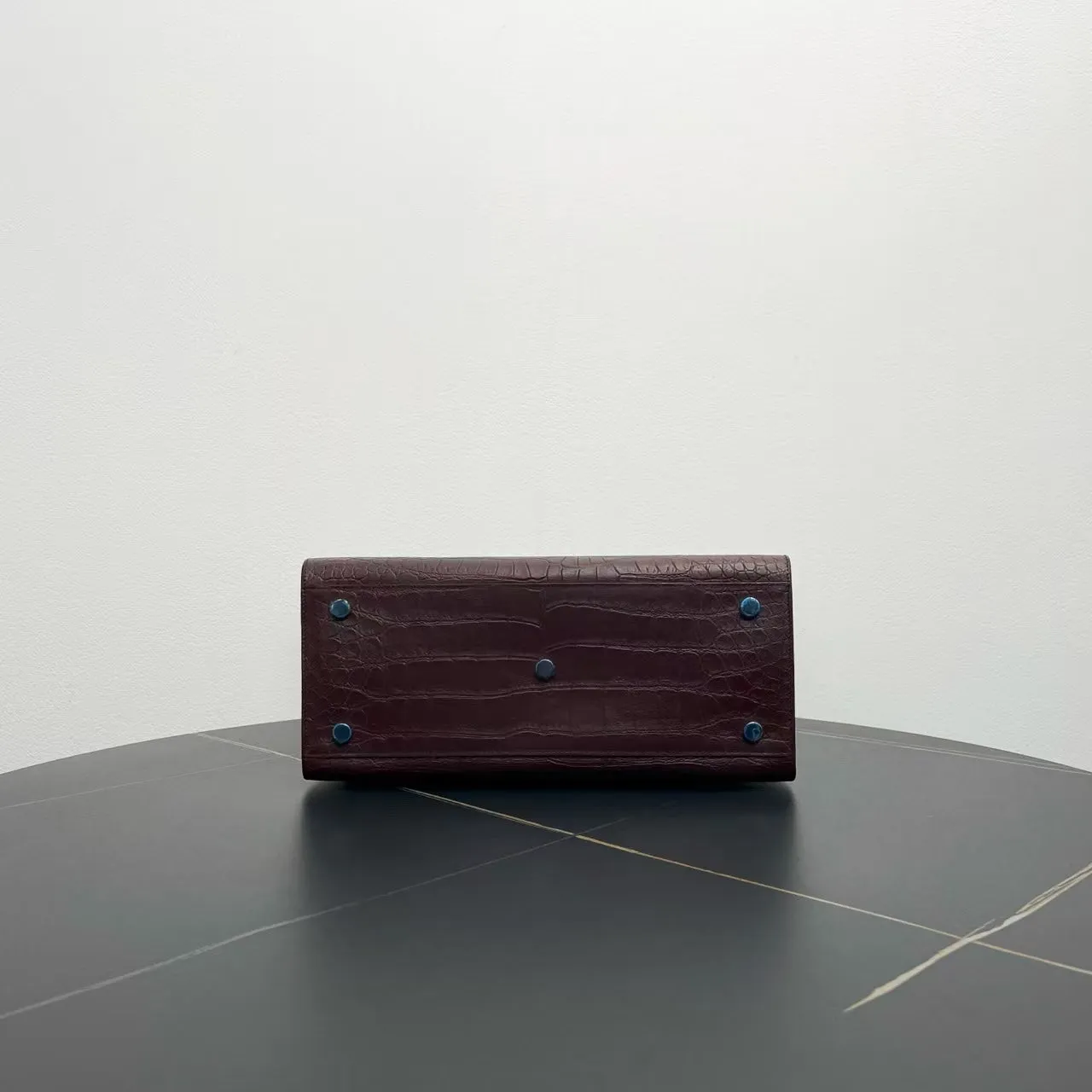 Saint Laurent Crocodile-Embossed Burgundy Sac De Jour Tote Bag