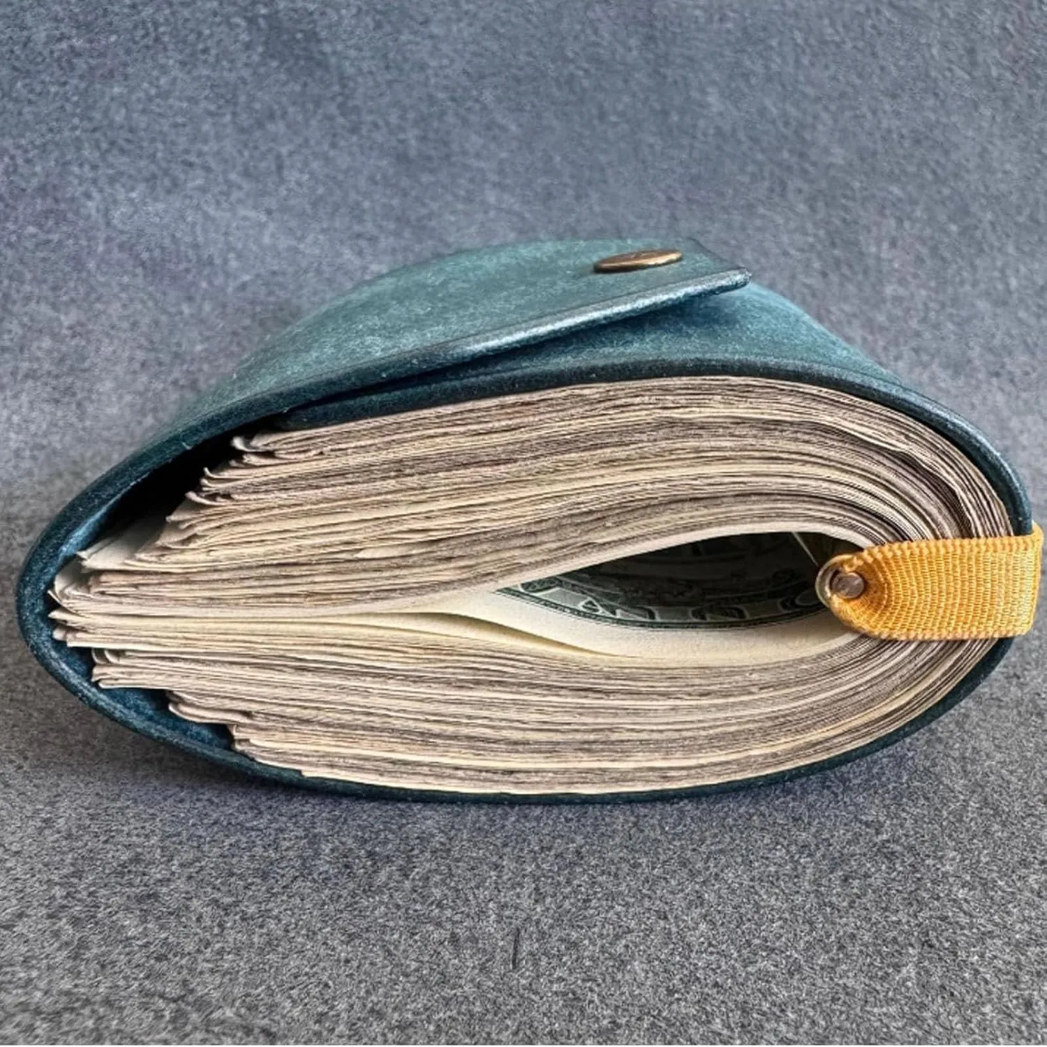 The Cash Wrap Wallet,Fast Cash Access Money Holder for Cash,Leather Money Wallet Organizer, Handy Purse Bands with Magnetic Clasp (purple)