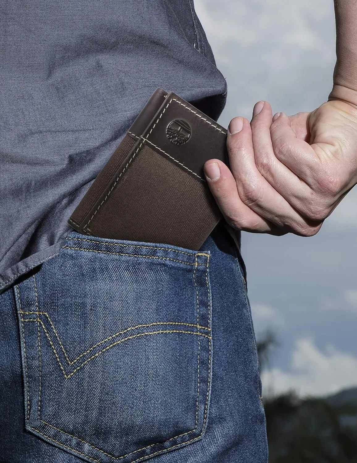 Timberland Men's Canvas & Leather Trifold Wallet, Dark Earth, One Size