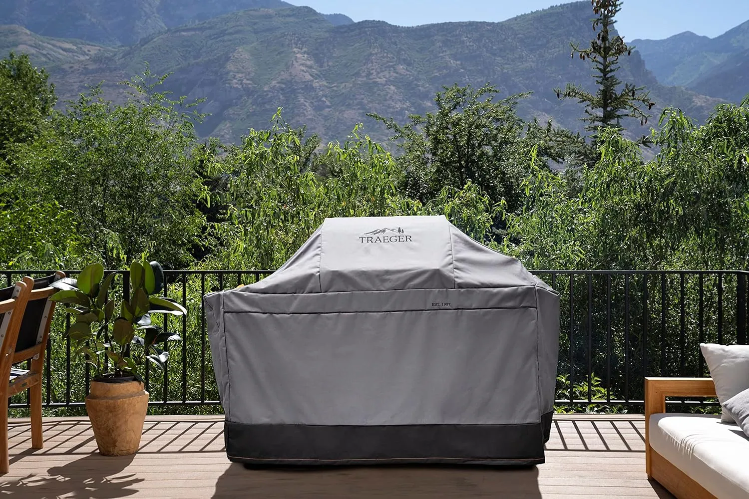 Traeger Grills BAC646 Ironwood Full-Length Weatherproof Grill Cover