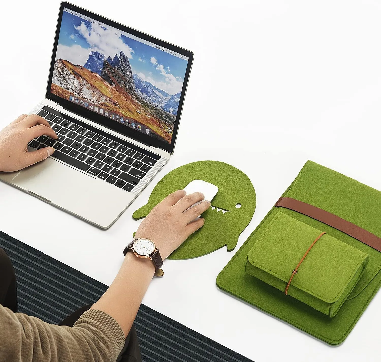 Vertical 15 Inch MacBook Pro Sleeve Protective Laptop Case for 16 Inch MacBook Pro 2019, 15 Inch MacBook Pro 2015-2019, Dell XPS 15 with Small Felt Accessory Bag(Army Green)