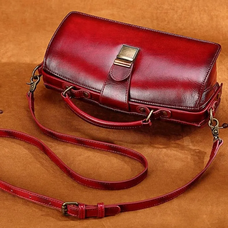Vintage Chic Leather Doctor Bag – Timeless Elegance and Functionality