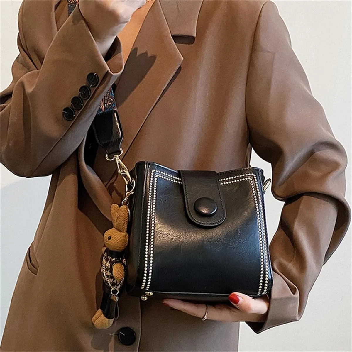 Vintage Fashion Bag With Adjustable Wider Shoulder Strap,Retro Small Water Bucket Bag,Leather Large Crossbody Purse for Women