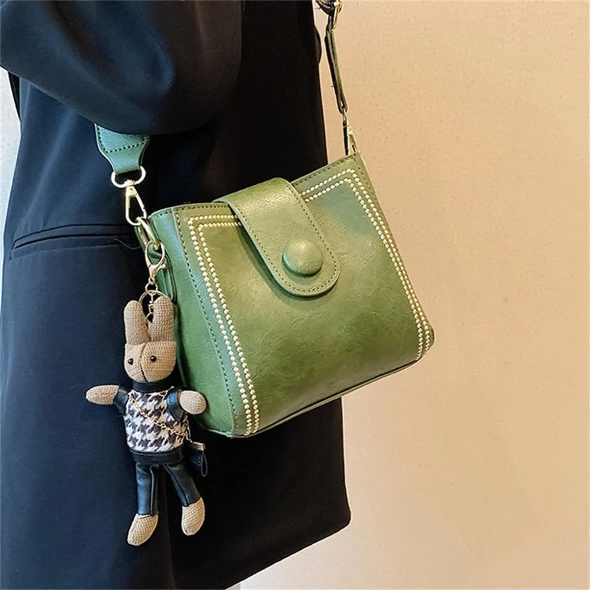 Vintage Fashion Bag With Adjustable Wider Shoulder Strap,Retro Small Water Bucket Bag,Leather Large Crossbody Purse for Women