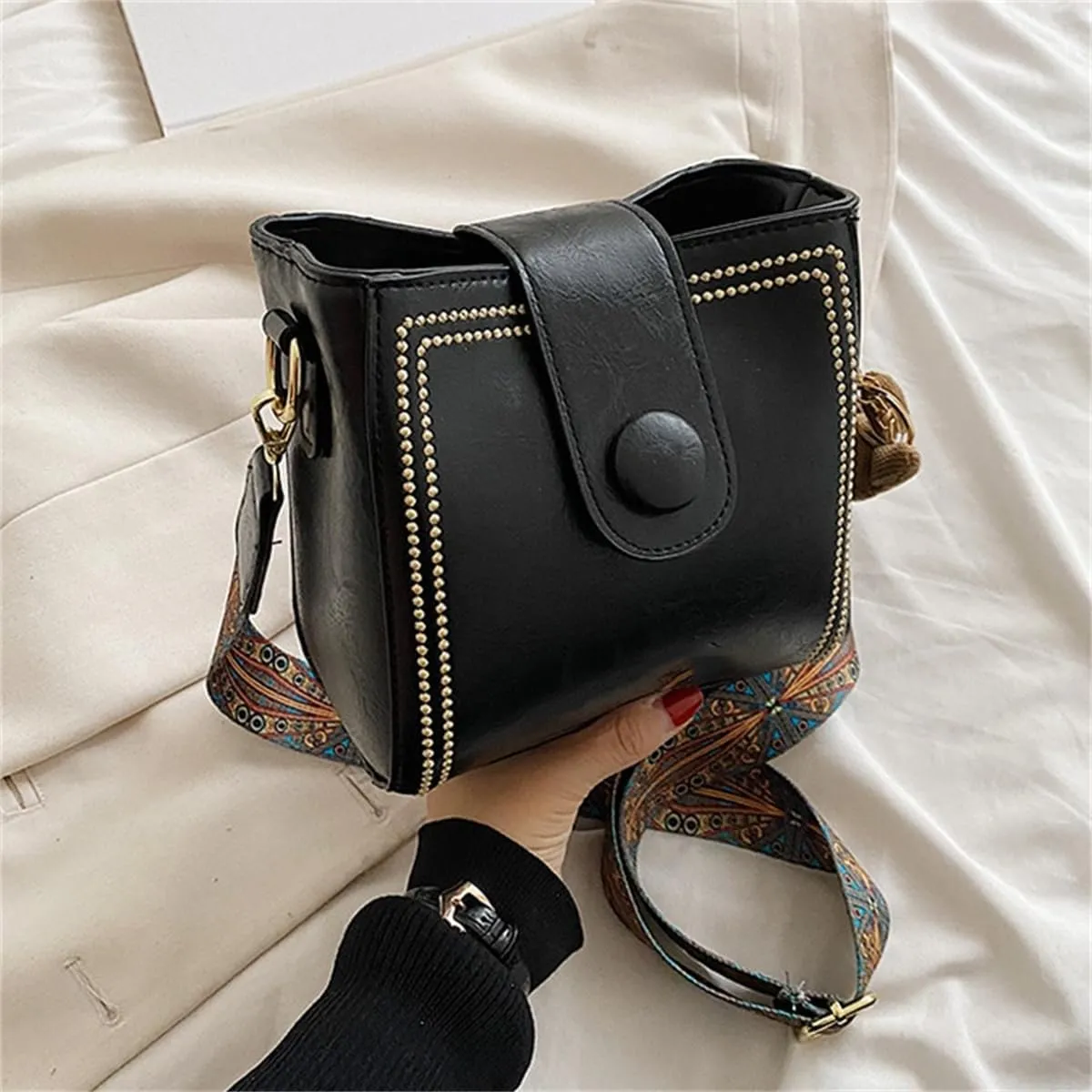 Vintage Fashion Bag With Adjustable Wider Shoulder Strap,Retro Small Water Bucket Bag,Leather Large Crossbody Purse for Women