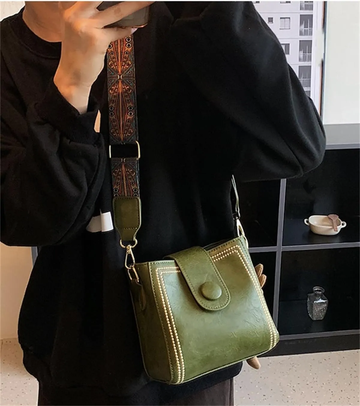 Vintage Fashion Bag With Adjustable Wider Shoulder Strap,Retro Small Water Bucket Bag,Leather Large Crossbody Purse for Women