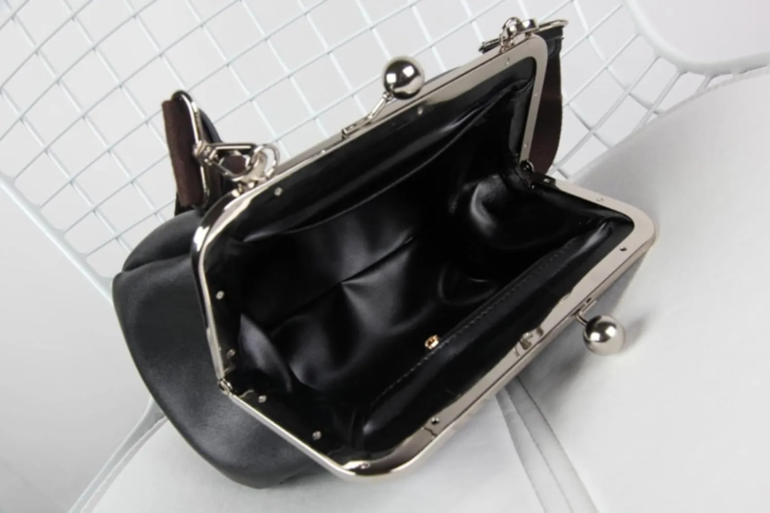 Vintage Kiss Lock Tote Women 2025 Clasp Clutch PU Leather Purse Crossbody Shoulder Bag Everyday Chic Messenger Handbag