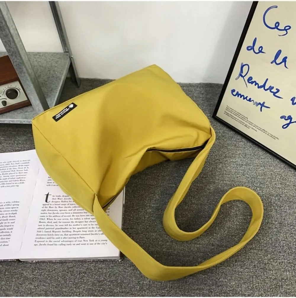 Waterproof Nylon Crossbody Bag Large Capacity Shoulder Bag Travel Bag for Women and Man Sport Bag, Good for Outdoor